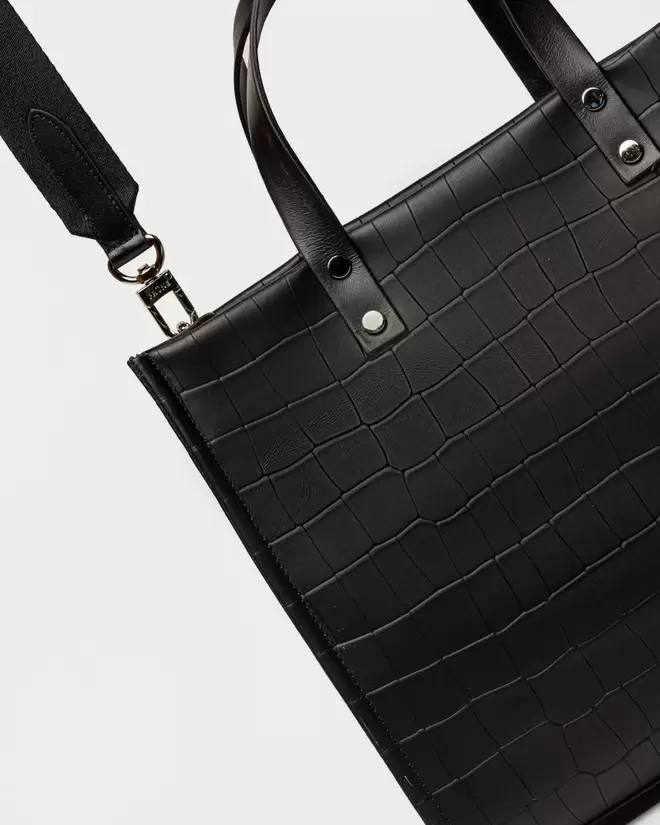 / OUTLET / Cartera de mano Capri en cuero grabado croco