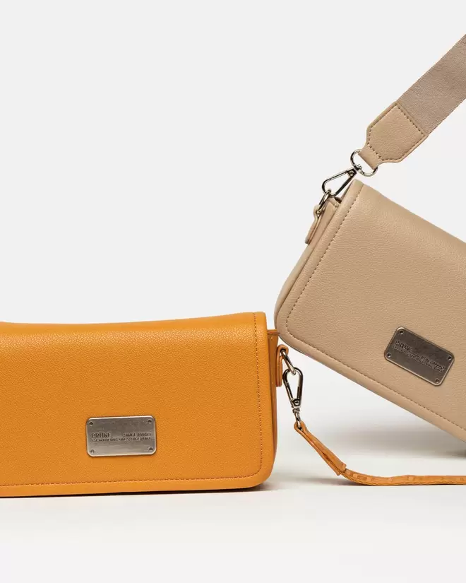 / OUTLET / Bandolera The Flap Penny en efecto cuero graneado