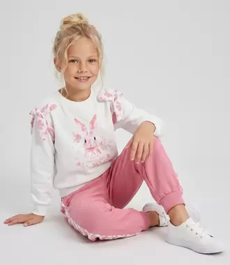 Buzo niña con conejo