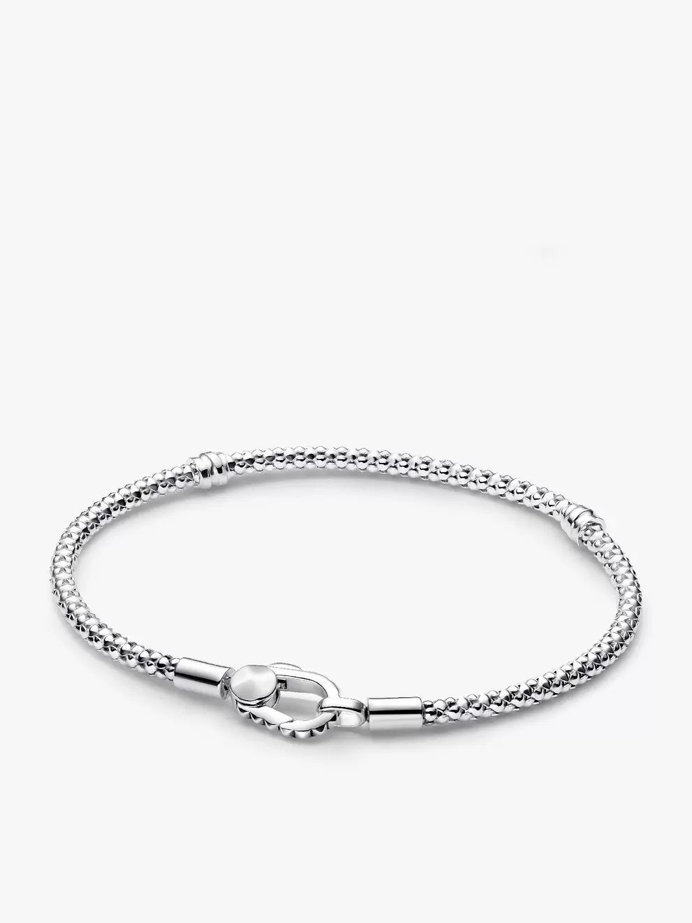 Brazalete de cadena y broche de botón