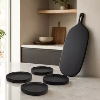 Kit Tabla Madera Negra 49 cms + Set 4 platos Madera Negra Coquinaria
