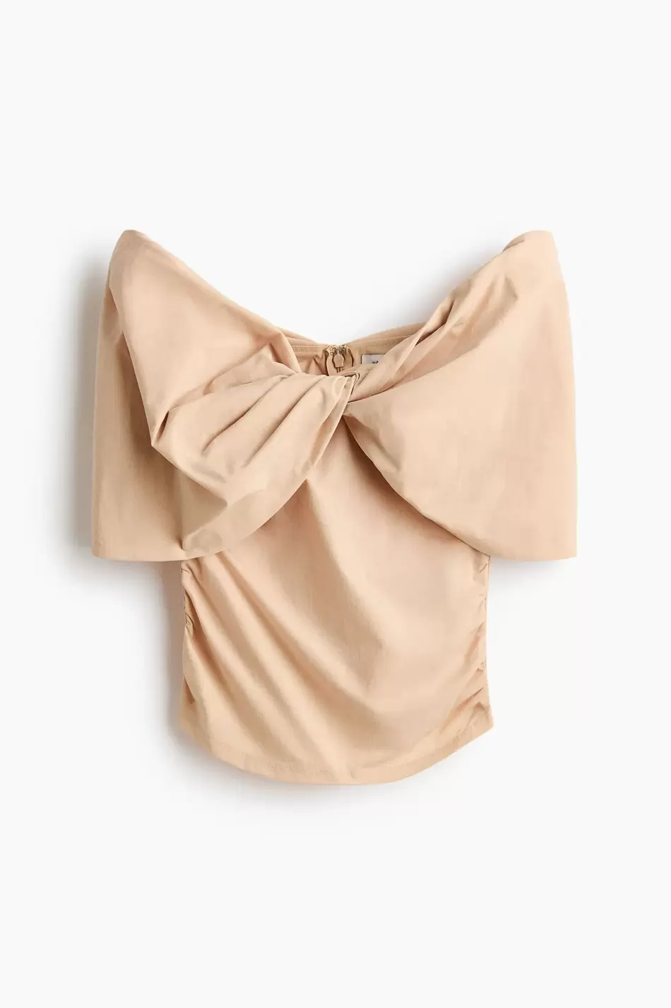 Top off-the-shoulder con detalle girado