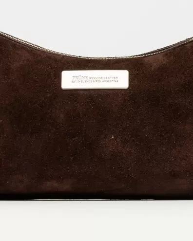 Cartera al hombro Mia en cuero gamuza