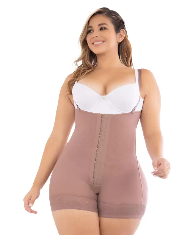 Faja strapless tipo short con ultra realce y moldeo de figura