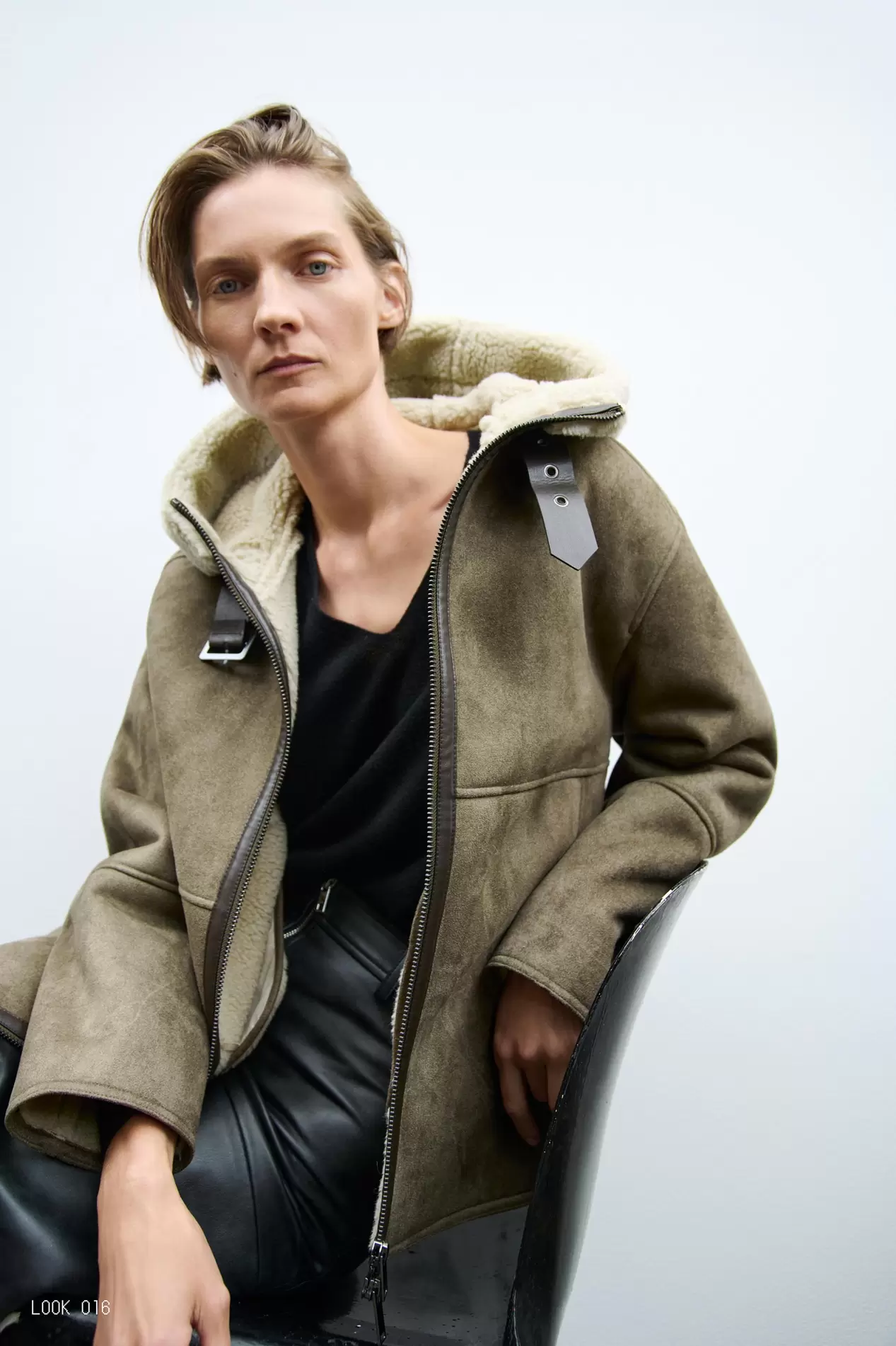 CHAQUETA DOBLE FAZ CAPUCHA ZW COLLECTION