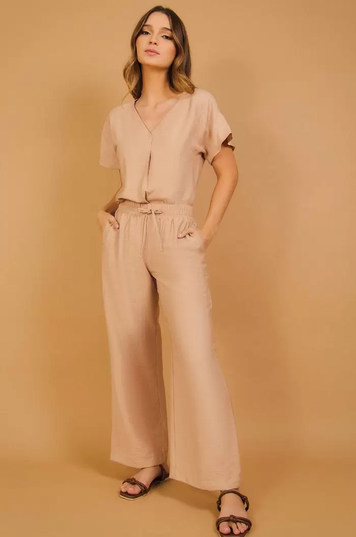 PANTALON BOTA RECTA CON PRETINA