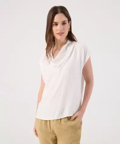 Blusa Unicolor Con Detalle En Cuello