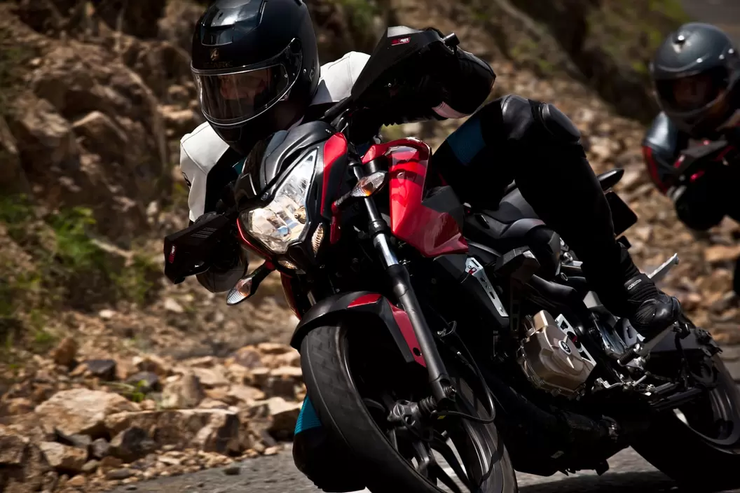 Prot mano nuclear pulsar negro 135 180 220 200ns(2 lados)