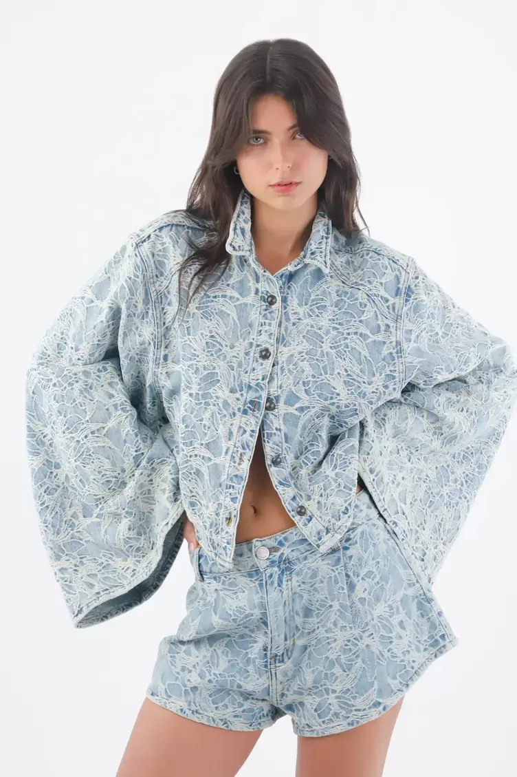 Bermuda para mujer de algodón azul claro corte amplio floral Bermuda para mujer de algodón azul claro corte amplio floral