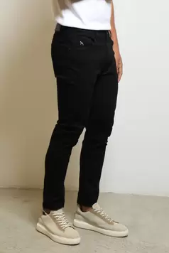 Jean Básico Negro (Slim Fit)