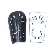 Nike Espinilleras J Guard Unisex Negro