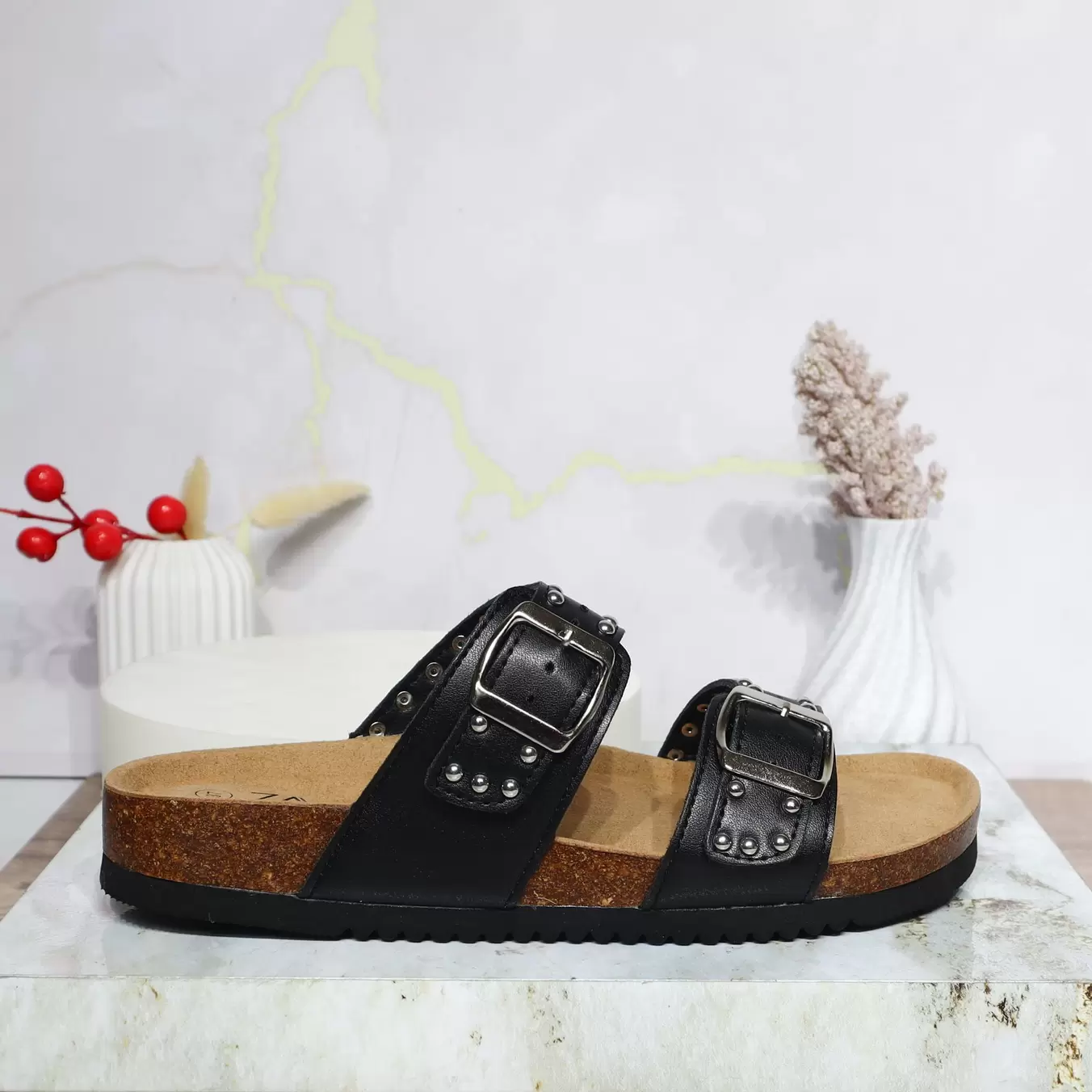 Sandalia plana para mujer 251020-Z718