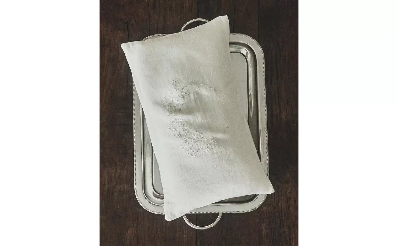 COJÍN LINO BORDE CALADO