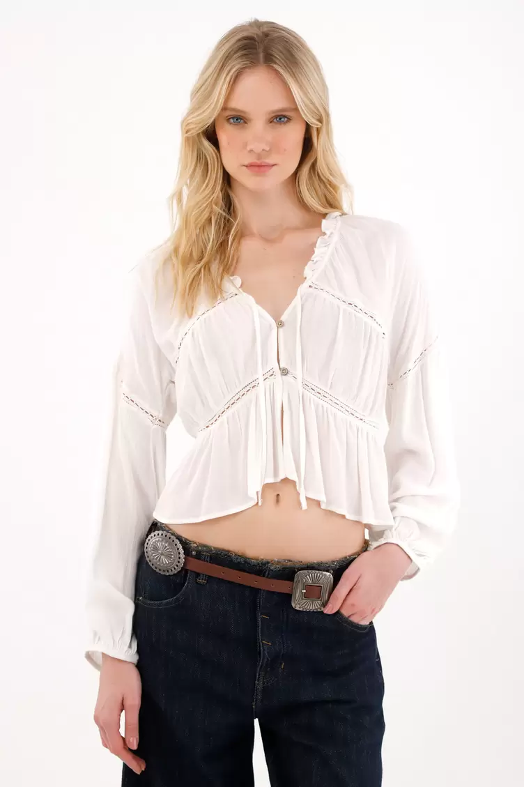 Camisa manga larga con detalles de bolillo crudo para mujer