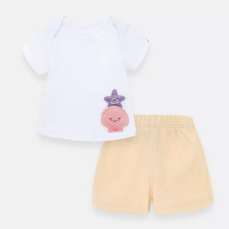 Conjunto para bebé niña de camiseta y short