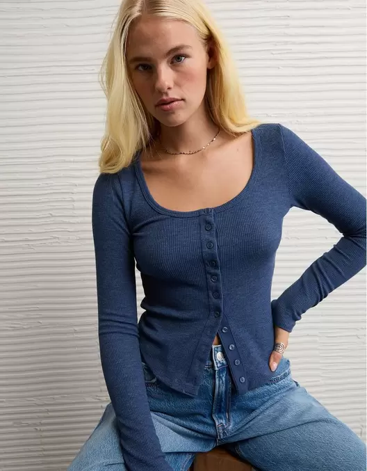 Camiseta Manga Larga con Botones Ae