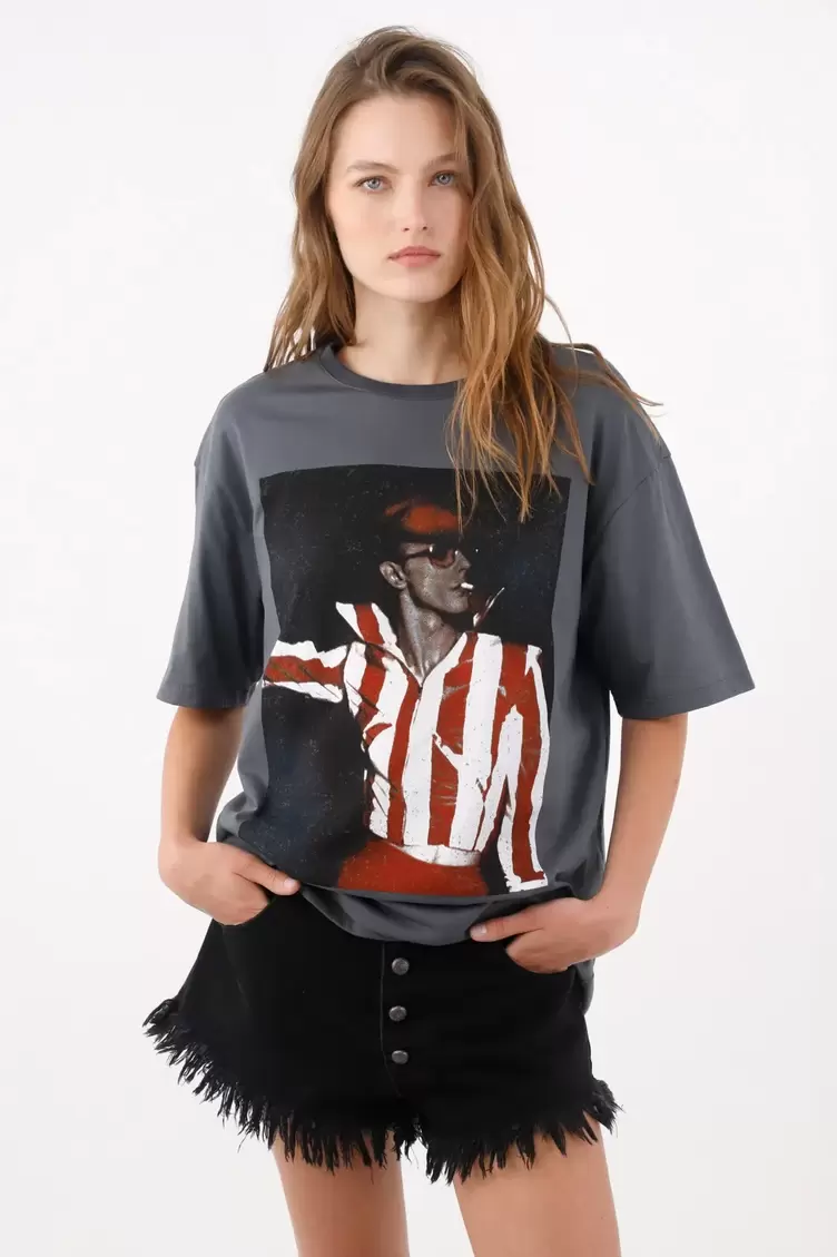 Camiseta oversize con estampado fotográfico en algodón gris para mujer