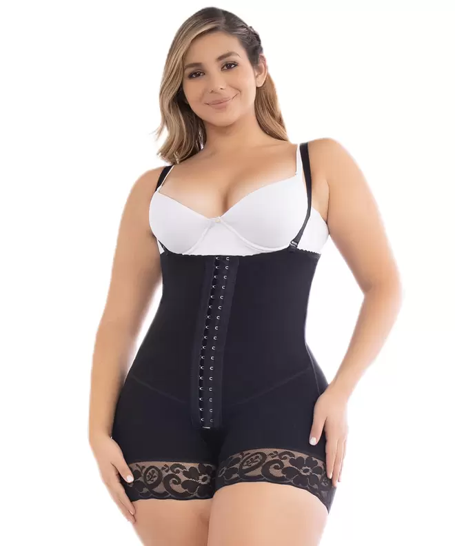 Faja strapless tipo short con ultra realce y moldeo de figura