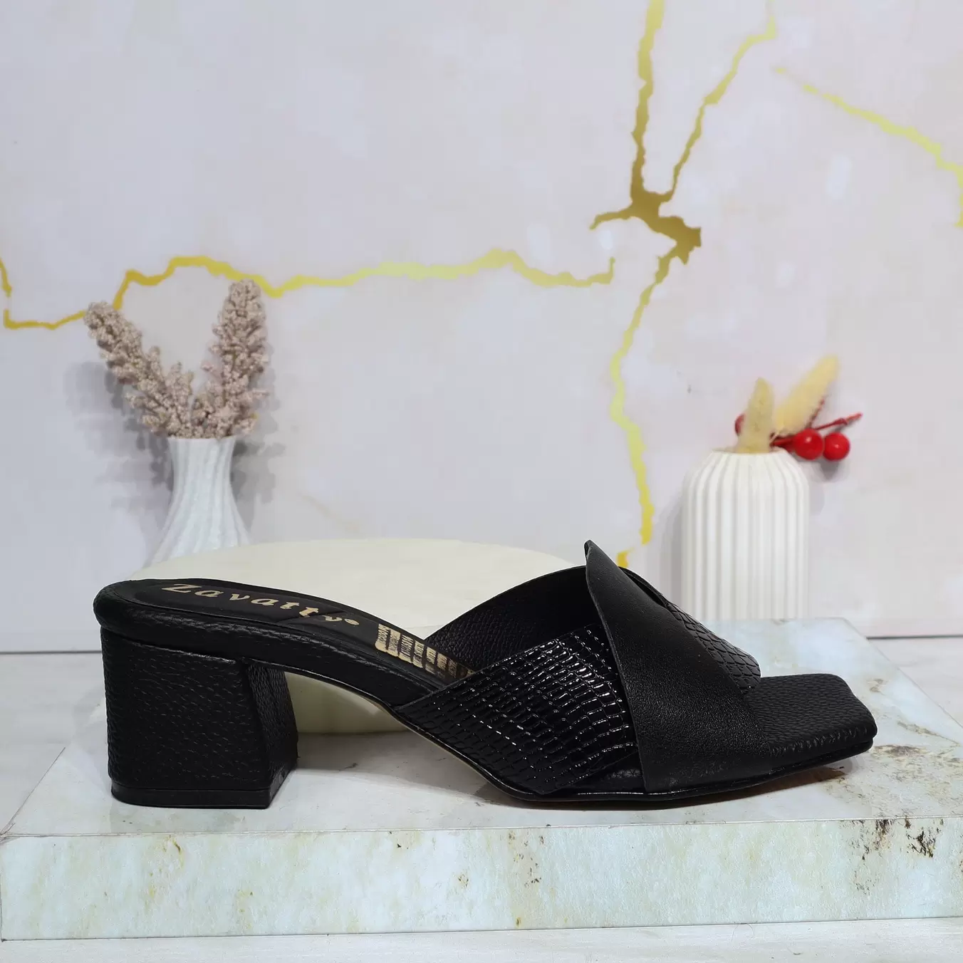 Sandalia plana para mujer 710-Z509