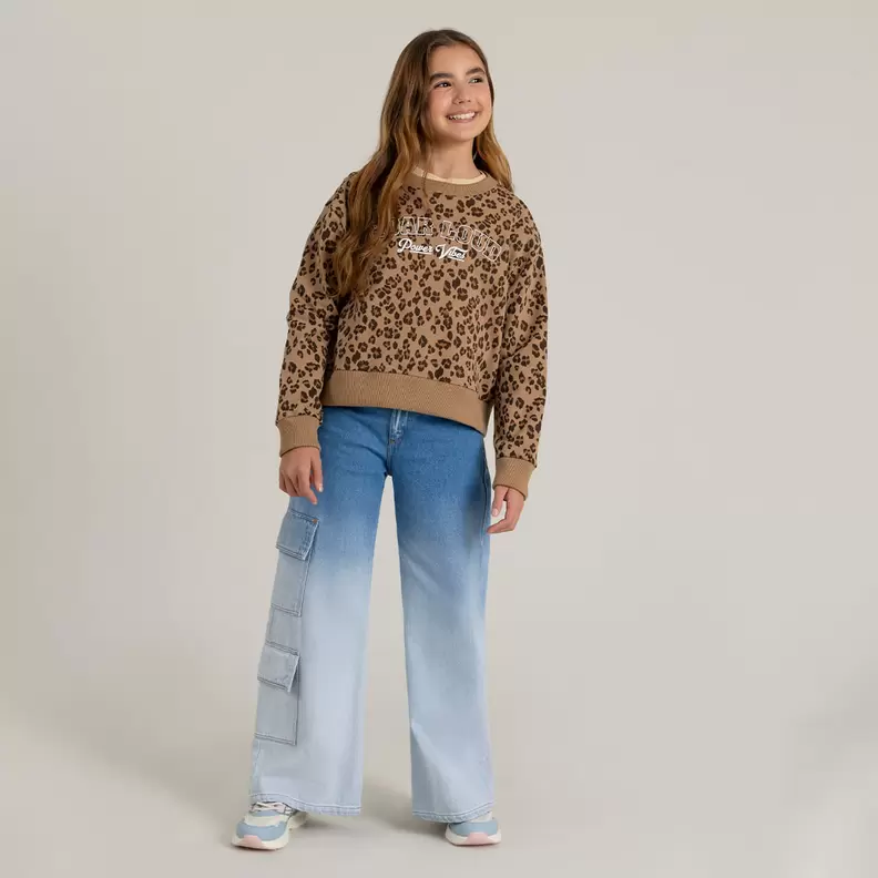 Buzo cerrado sin capucha para niña con animal print