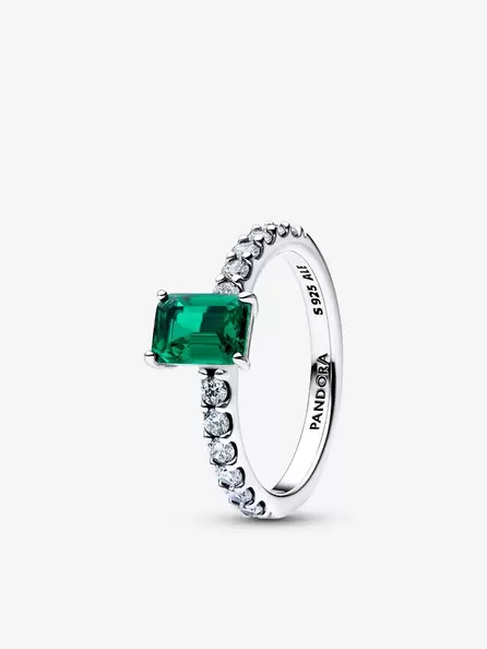Anillo rectangular verde reluciente con halo