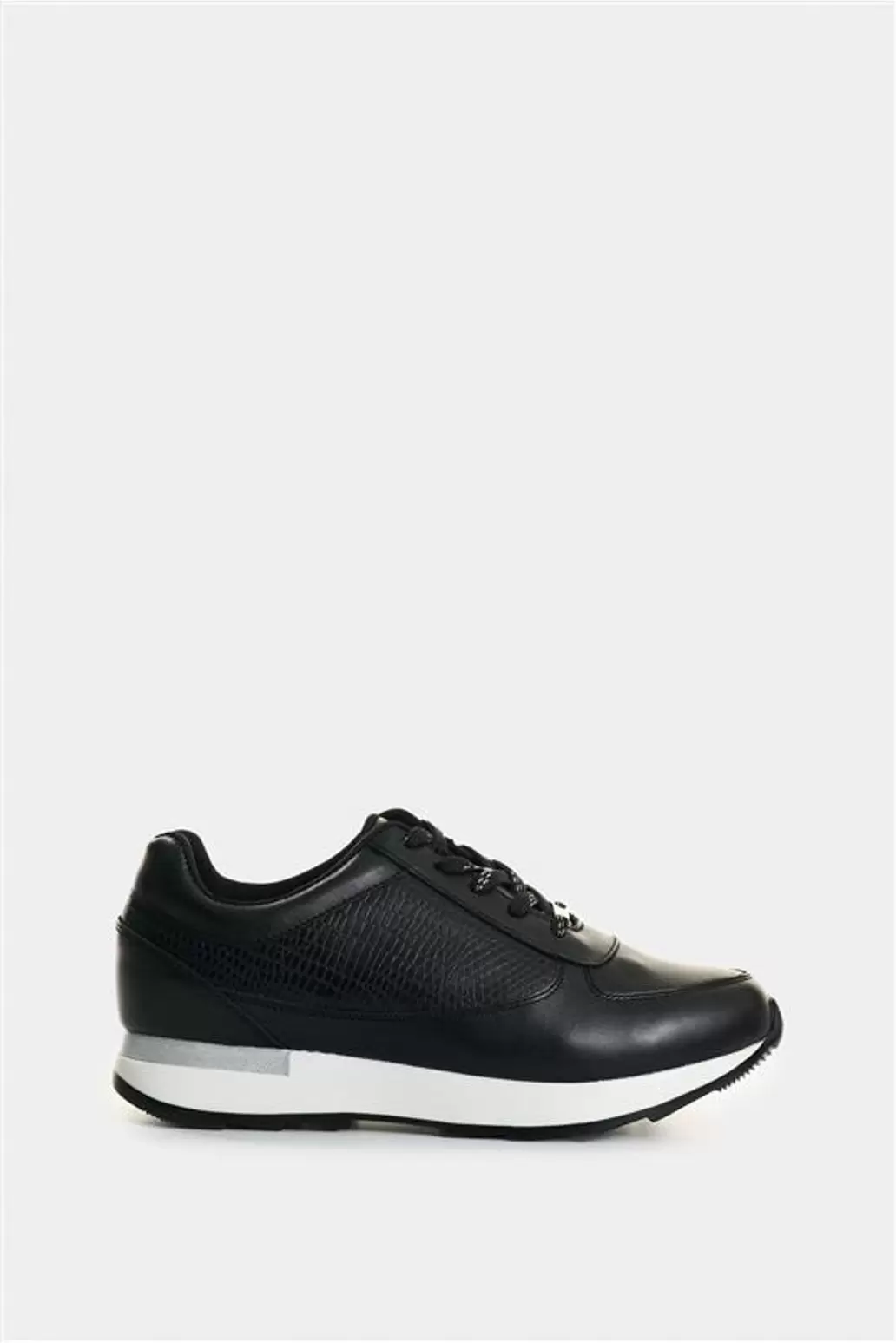 Tenis de cuero con detalle grabado para mujer Tropical 2