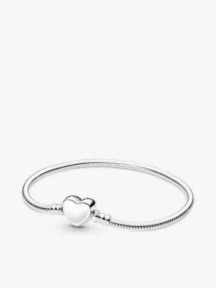 Brazalete Pandora Moments cadena de serpiente con broche de corazón grabable