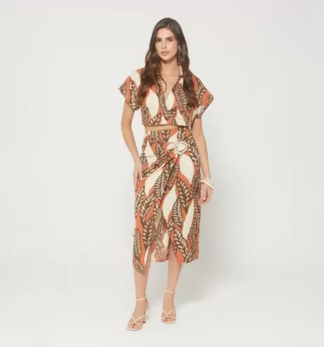 Falda midi con hebilla