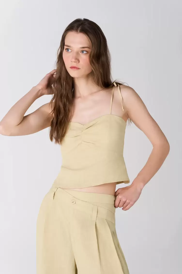 Top entallado con escote corazón fruncido de lino amarillo pastel para mujer