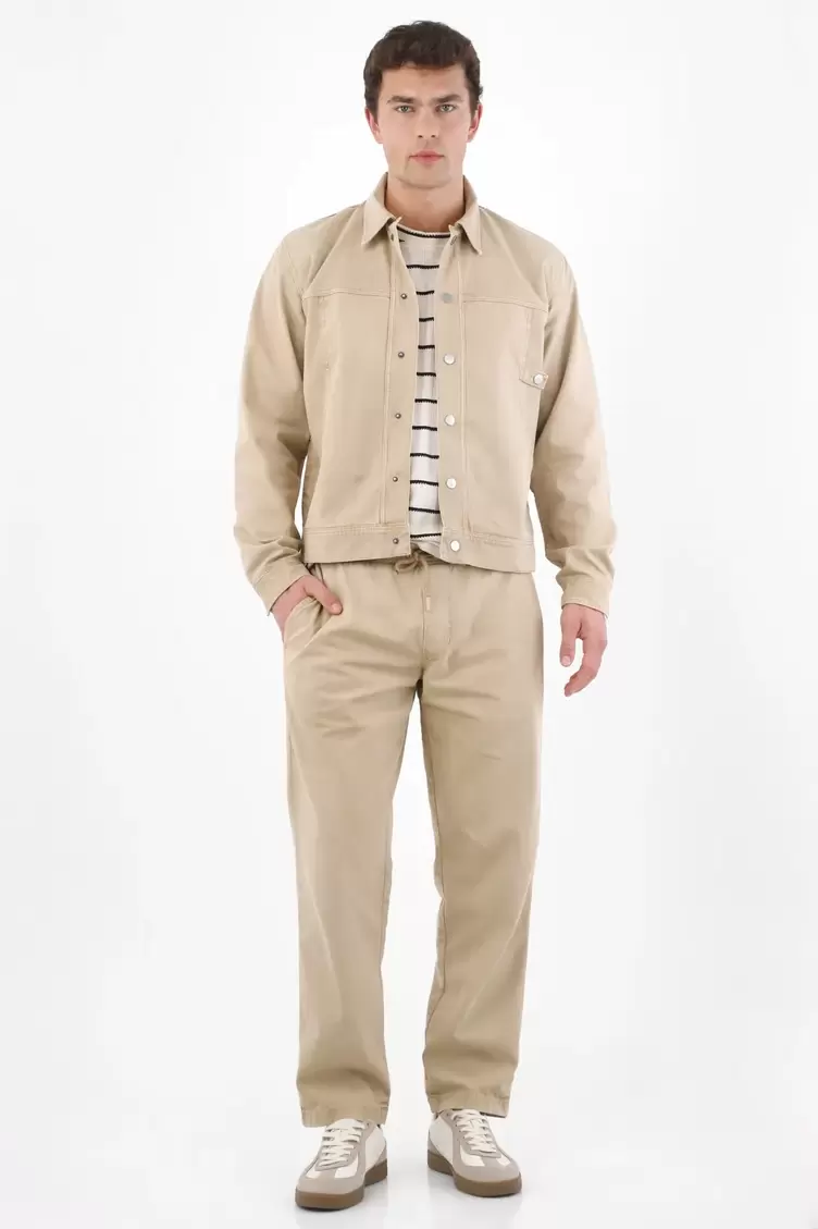 Abrigo recto con broches metálicos en algodón beige para hombre