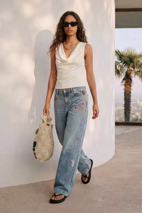 Pantalón vaquero estampado
