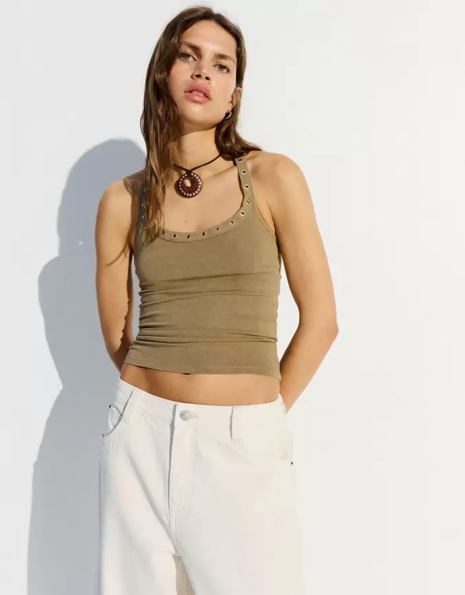 Top halter eyelets