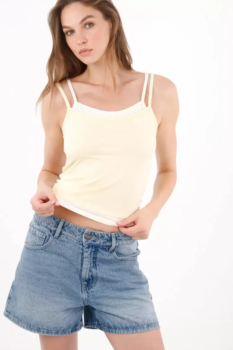 Camiseta ajustada con tiras dobles en algodón amarillo pastel para mujer