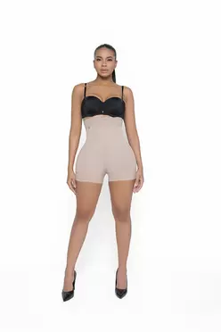 SHORT CORTO TALLE ALTO REF. 024650