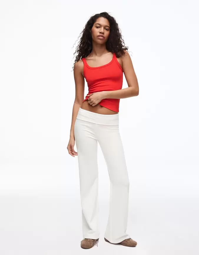 Pantalón felpa flare parche