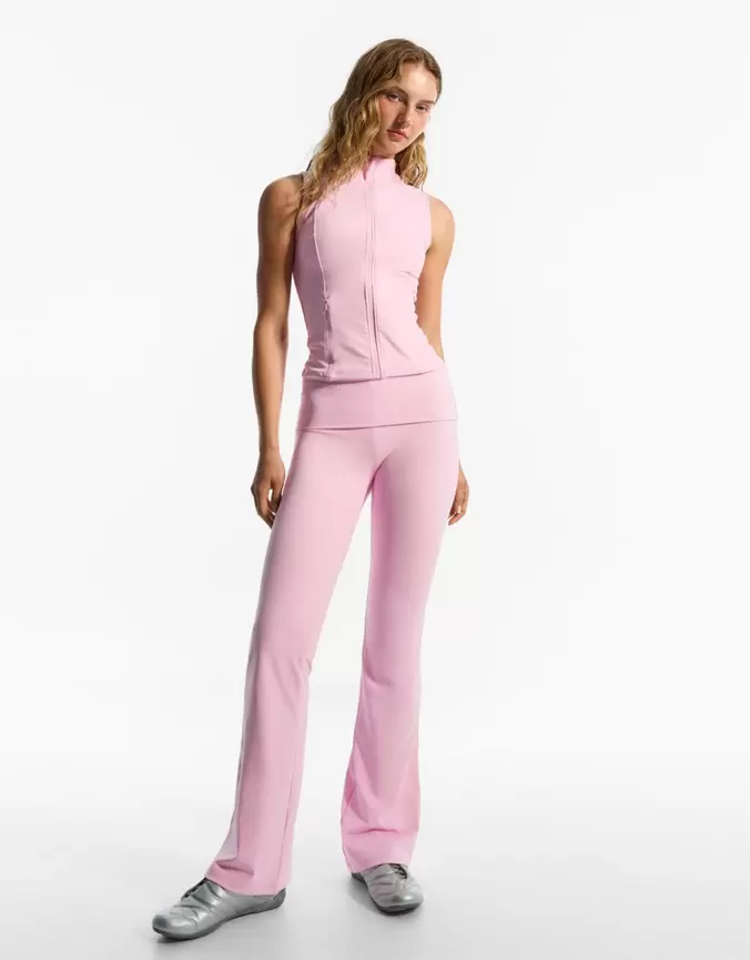 Pantalón flare técnico cintura vuelta