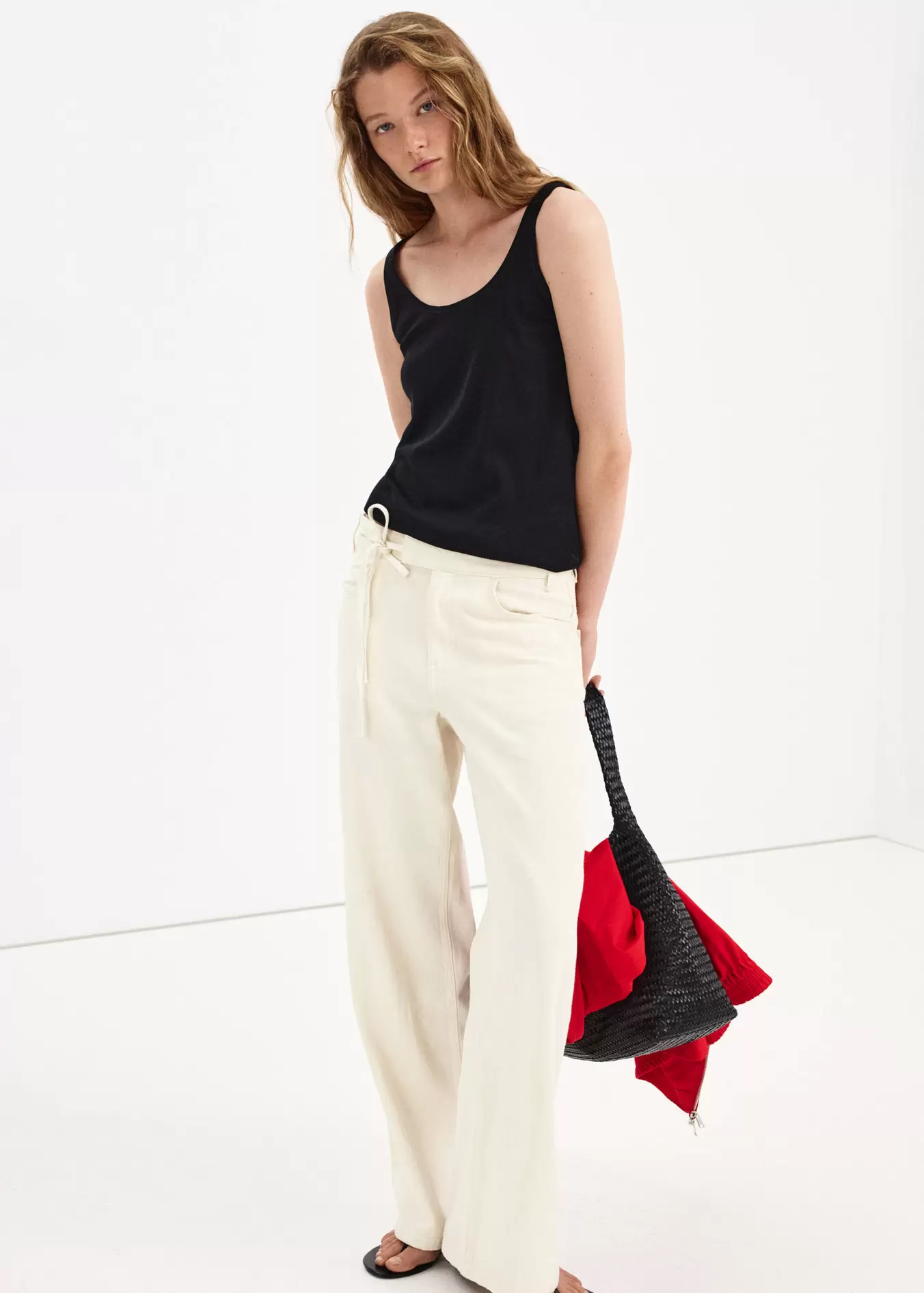 Low-rise tie jeans