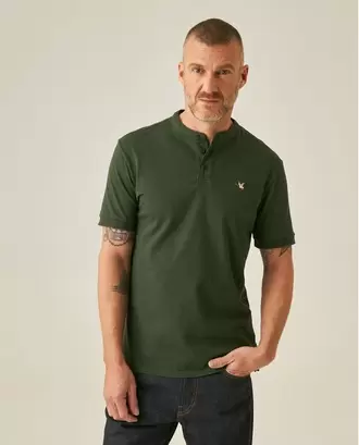 Camisa Polo de Hombre Slim Fit Cuello Nerú con Detalles en Rojo en Mezcla de Algodón