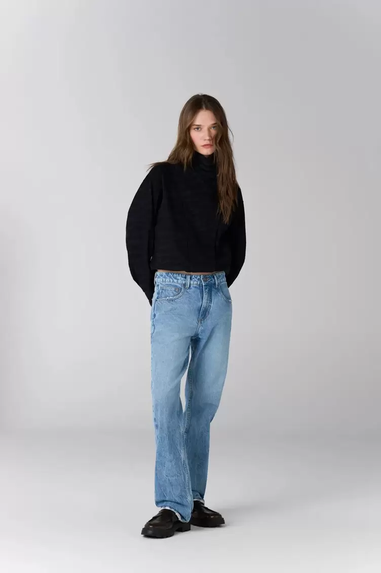 Jean recto con lavado celeste vintage en denim para mujer
