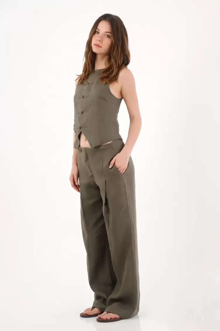 Pantalón wide leg con pinzas frontales en lino verde oliva para mujer