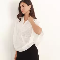 Blusa cuello V manga corta