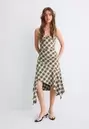 Vestido midi asimétrico a cuadros