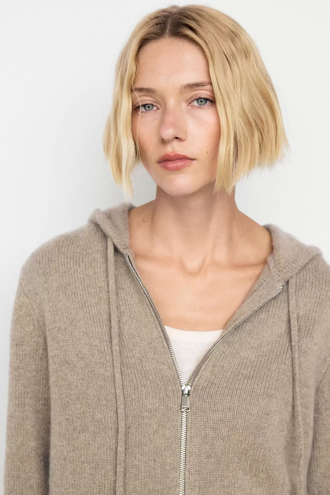 Cárdigan cremallera con capucha 100% cashmere