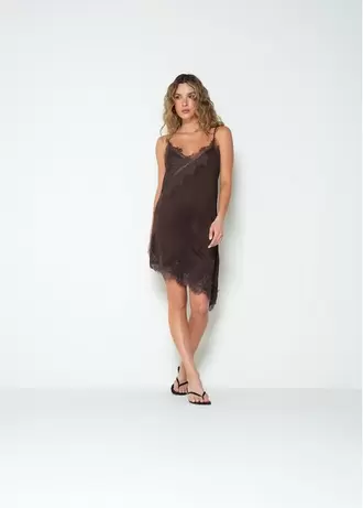 Vestido de tiras con encaje