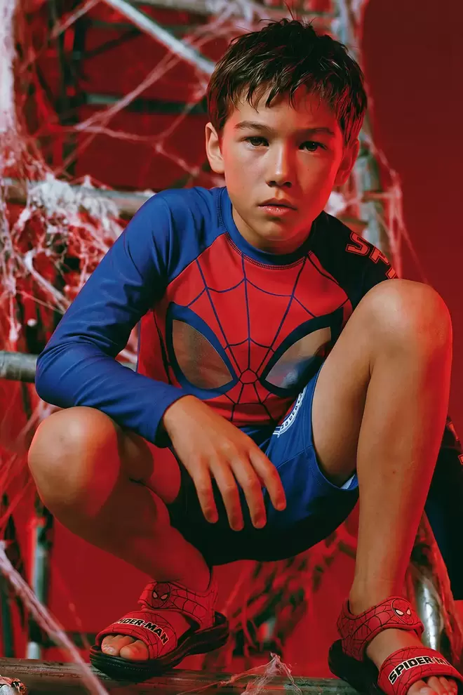 CONJUNTO DE BAÑO DE SPIDER-MAN MANGA LARGA ROJO Y AZUL PARA NIÑO