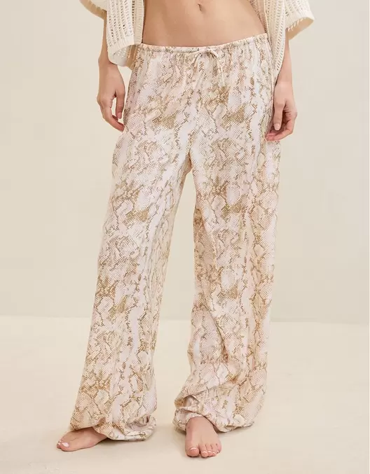 Pantalón en Satín con estampado By Aerie