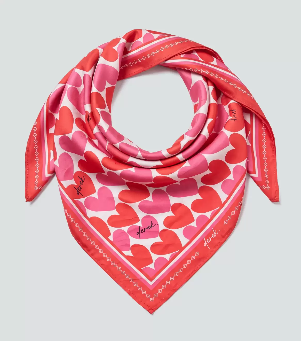 Panoleta Para Mujer Sublimada Con Grafico De Corazones Elektra Derek
