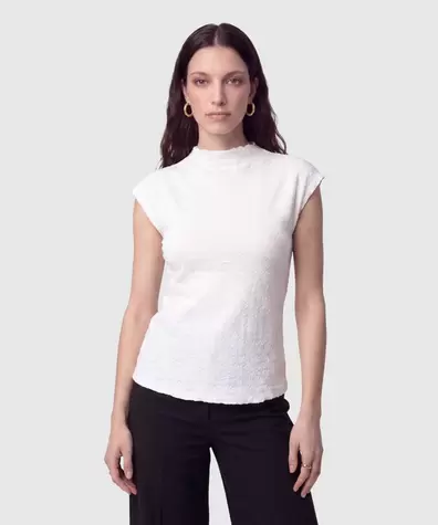 Camiseta Cuello Alto Texturizada Mujer