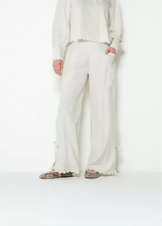 Pantalón wide leg tiro alto bordado