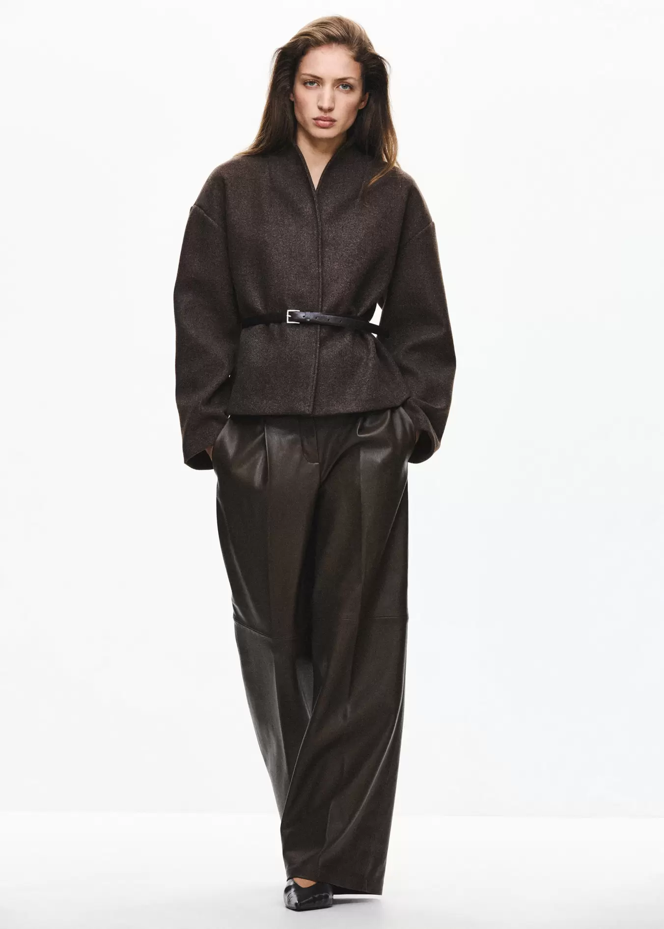 Jacket with stand-up collar and belt
